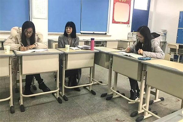 理論引領(lǐng)，一一點(diǎn)評(píng)