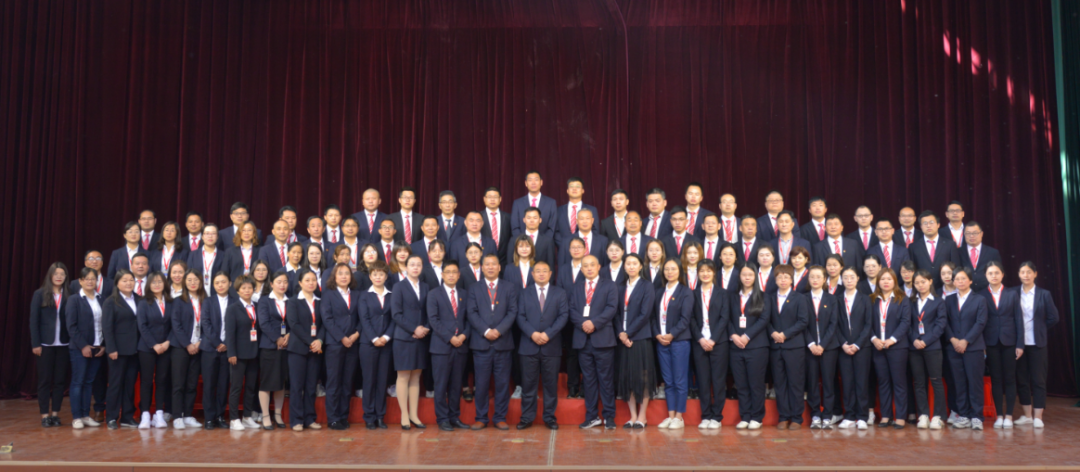 平湖杭州灣教師大合照.png 圖片